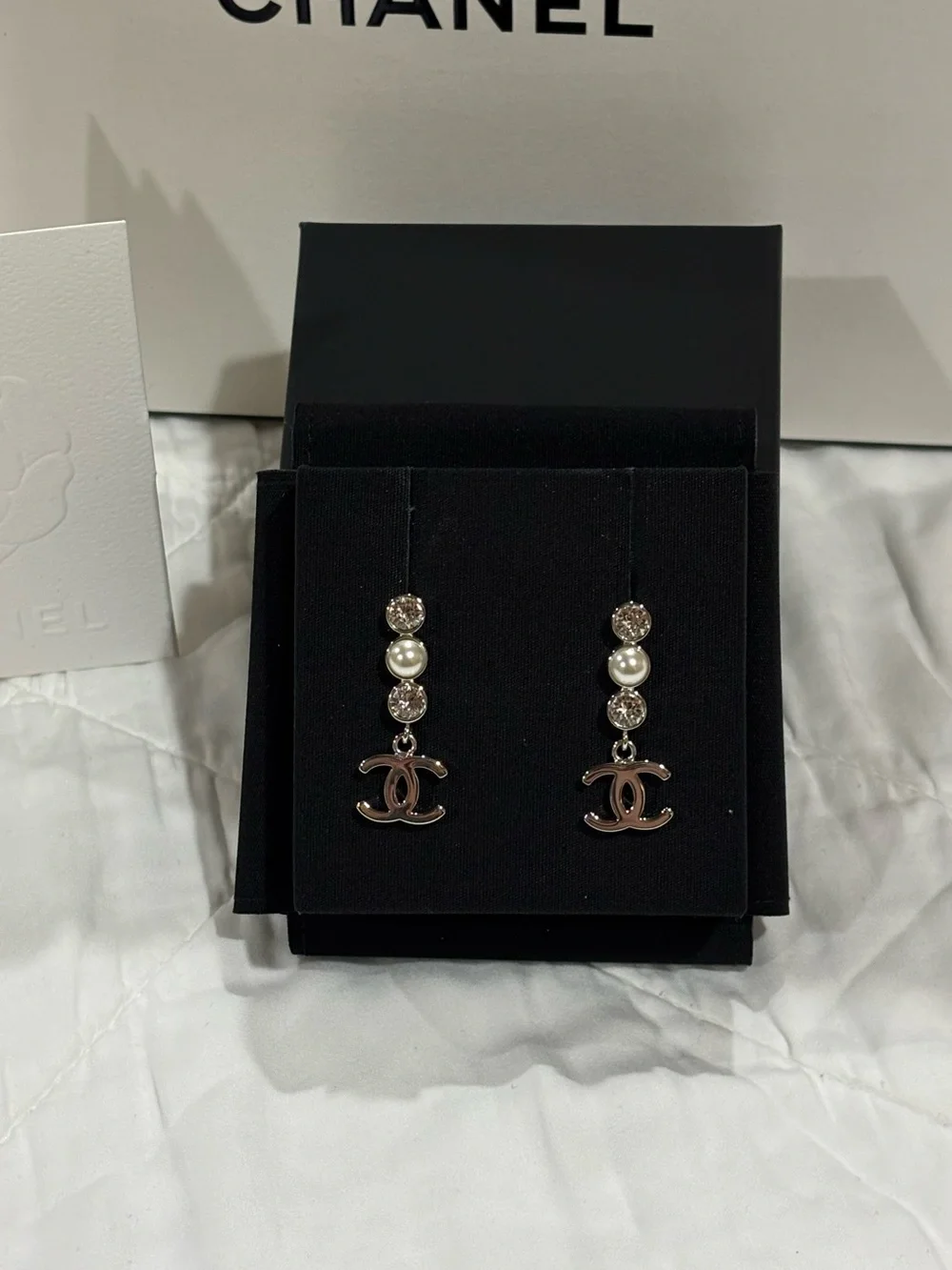 CHANEL White Pearl and Silver CC Drop Earrings